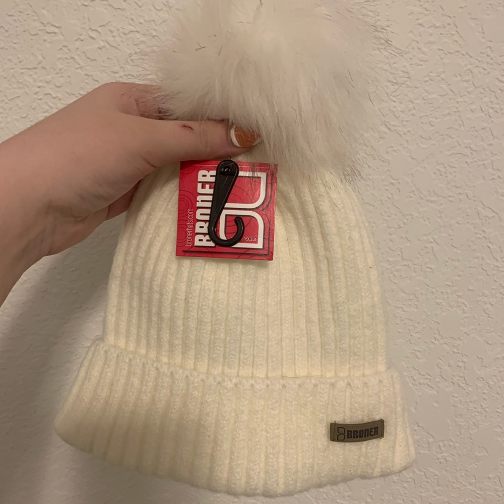 Broner Pom Beanie